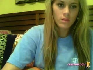 Hermosa chica disfrutar de sesión de webcam 9501