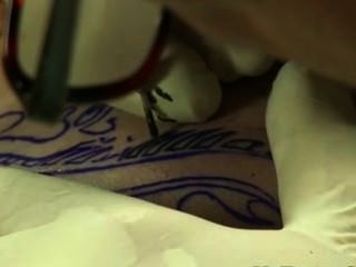 Puta tatuada