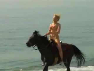 Montar a caballo desnudo