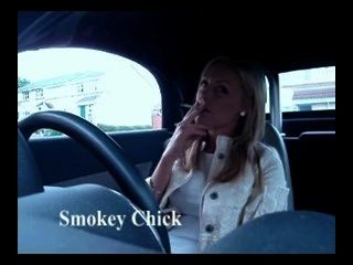 Mujeres inglesas calientes que fuman