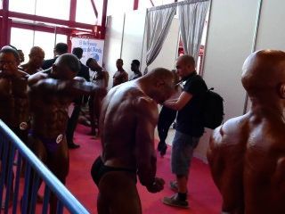 Musclebulls: backstage bajo 70kg arnold europe amateur 2014