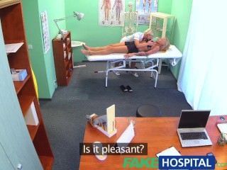 Fakehospital claustrophobic sexy ruso rubia parecen amor hermosa enfermera