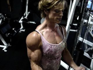 Heather pedigo parsons enorme bíceps fbb